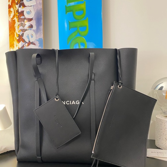 Balenciaga Everyday Tote Bag - Picture 6 of 8